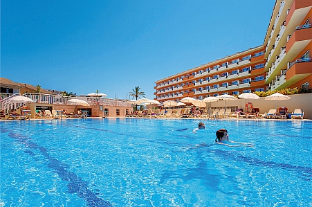 Hotel s bazénem