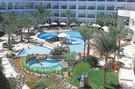 Hotel s bazénem