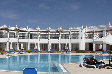 Hotel s bazénem