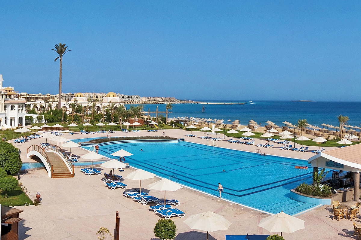 hurghada chat Hurghada stretches for about 60 km along the red sea coast, and has more than 80,000 inhabitants: mostly immigrants from upper egypt, seeking investment and work opportunities in the this. hurghada chat Hurghada stretches for about 60 km along the red sea coast, and has more than 80,000 inhabitants: mostly immigrants from upper egypt, seeking investment and work opportunities in the this.