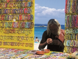 Hippie trhy na Ibize jsou velice populární Balearske-ostrovy-Hippie-trhy-na-Ibize-jsou-velice-popularni.jpg