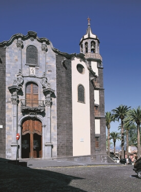 Kanarske-ostrovy-Stary-kostel-v-obci-La-Orotava-na-Tenerife.jpg
