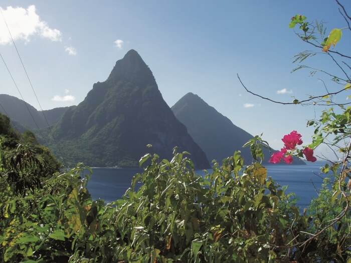 Karibik-Okouzlujici-priroda-karibskeho-ostrova-Santa-Lucia.jpg