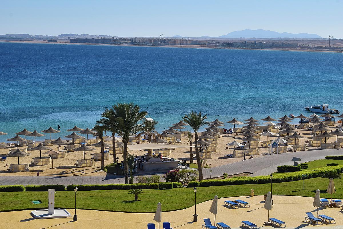 hurghada chat Hurghada stretches for about 60 km along the red sea coast, and has more than 80,000 inhabitants: mostly immigrants from upper egypt, seeking investment and work opportunities in the this. hurghada chat Hurghada stretches for about 60 km along the red sea coast, and has more than 80,000 inhabitants: mostly immigrants from upper egypt, seeking investment and work opportunities in the this.