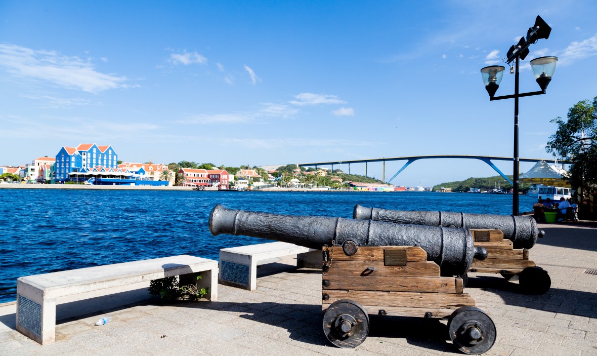 O Curaçao se vedly boje několik staletí.