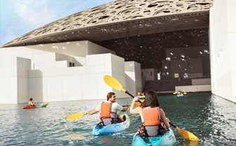 Vjezd do mariny muzea Louvre Abu Dhabi