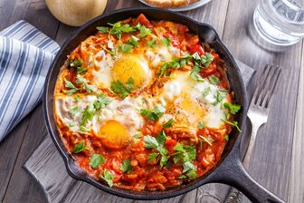 Shakshuka, servírovaná také v restauraci 1484 by Puro