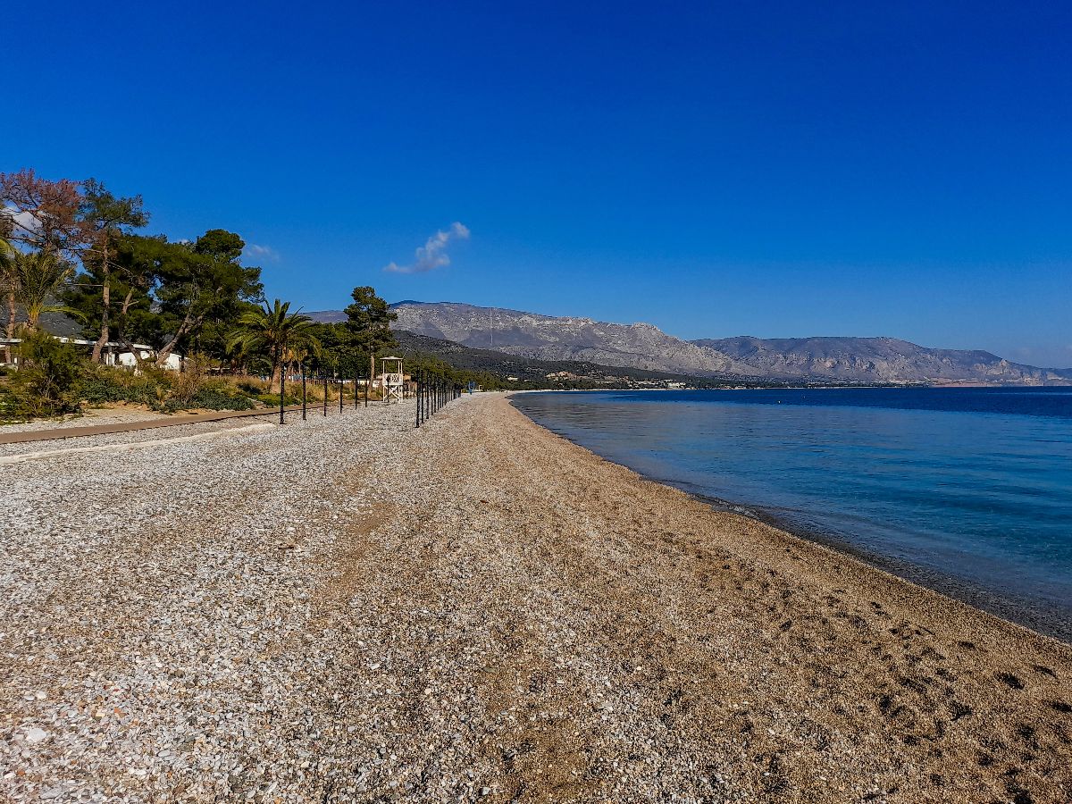 Pláž Agioi Theodoroi