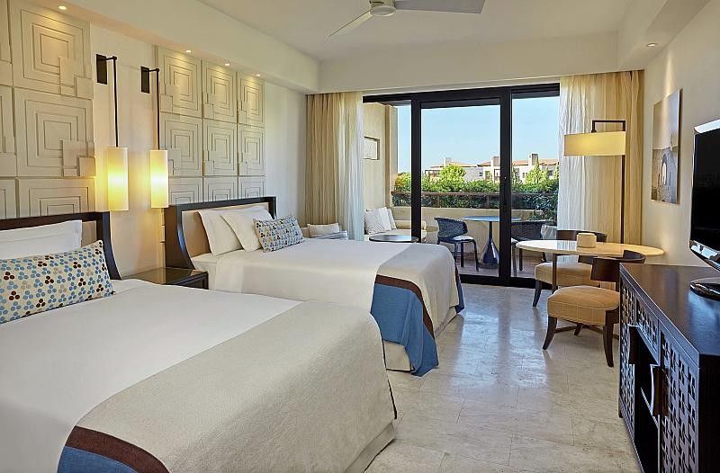 Hotel Romanos Resort a Luxury Collection - pokoj Hotel Romanos Resort a Luxury Collection - pokoj