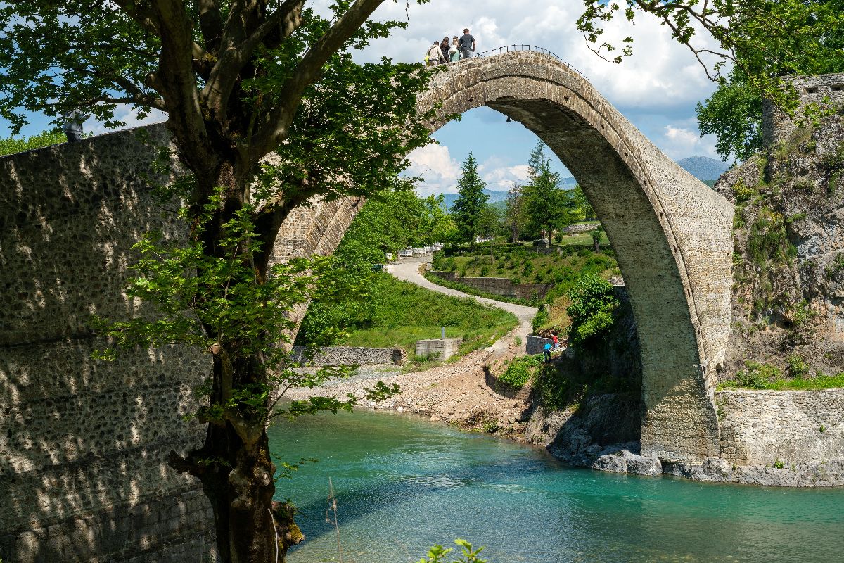 Starý most Konitsa u soutěsky Vikos Starý most Konitsa u soutěsky Vikos