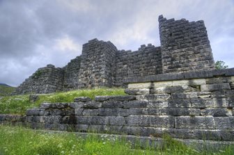 Zbytky starověké věštírny v Dódóně