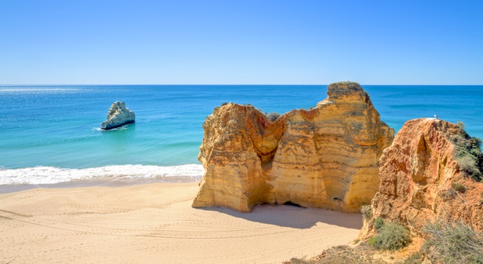 Skály Praia da Rocha u Atlantiku