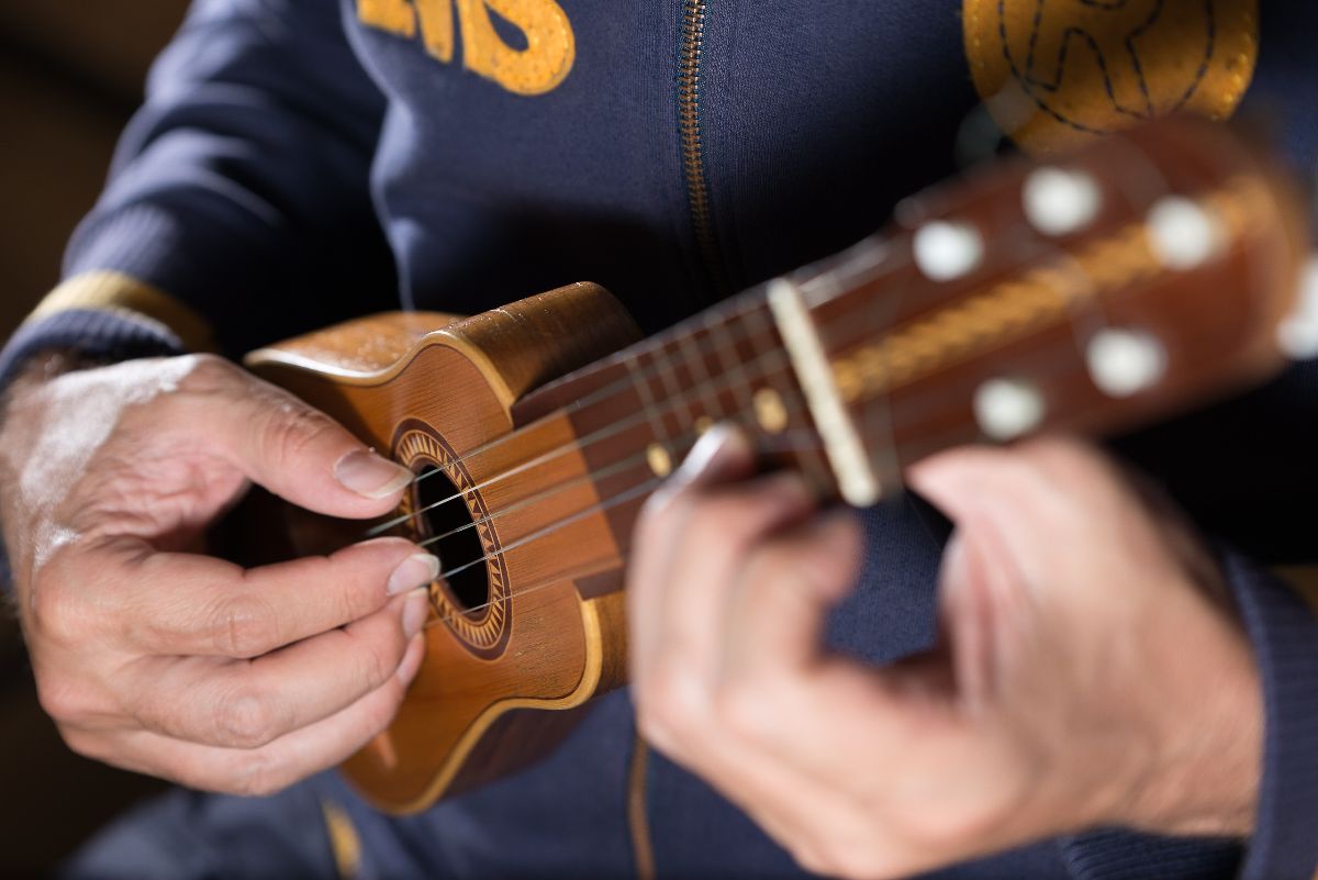 Tradiční hudební nástroj timple