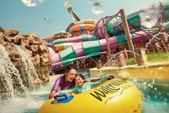 Zábava v akvaparku Yas WaterWorld v Abú Dhabí