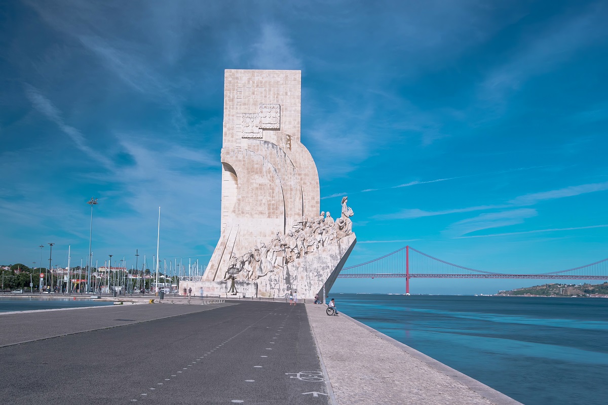 Portugalsko, památník zámořským plavcům a objevitelům v Lisabonu