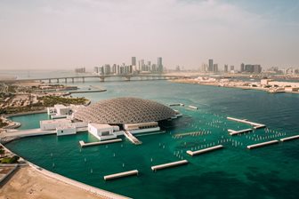 Celkový pohled na Louvre Abu Dhabi