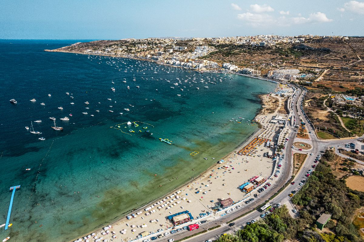 Pláž Mellieha Bay, Malta