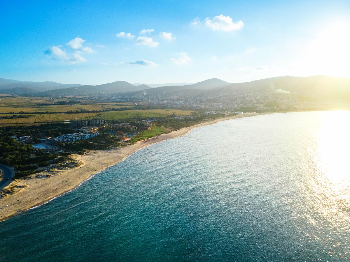 Pohled na pláže kolem Tabarky