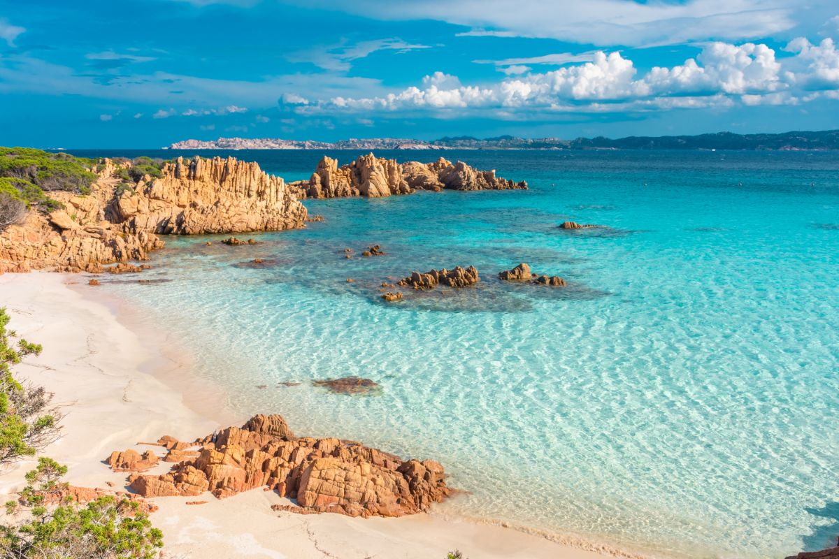 Pláž Spiaggia Rosa di Budelli na Sardinii