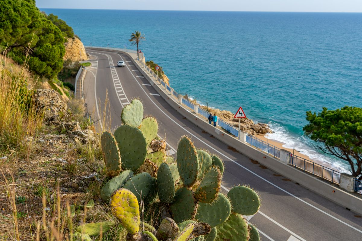 Pobřežní silnice na Costa Brava