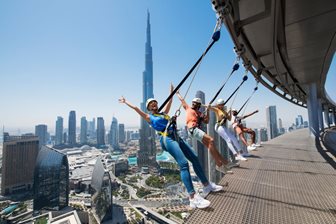 Vyhlídková římsa Edge Walk na Sky Views