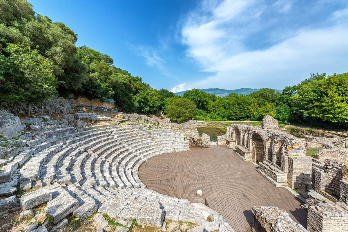V ruinách Butrintu, který je zapsanán na seznamu světového dědictví UNESCO, je k vidění starověké divadlo