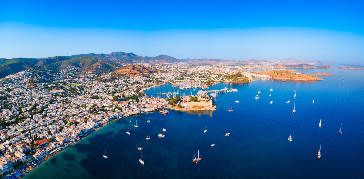 Pohled na město a přístav Bodrum
