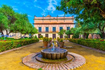 Zahrada ve Villavicencio palace