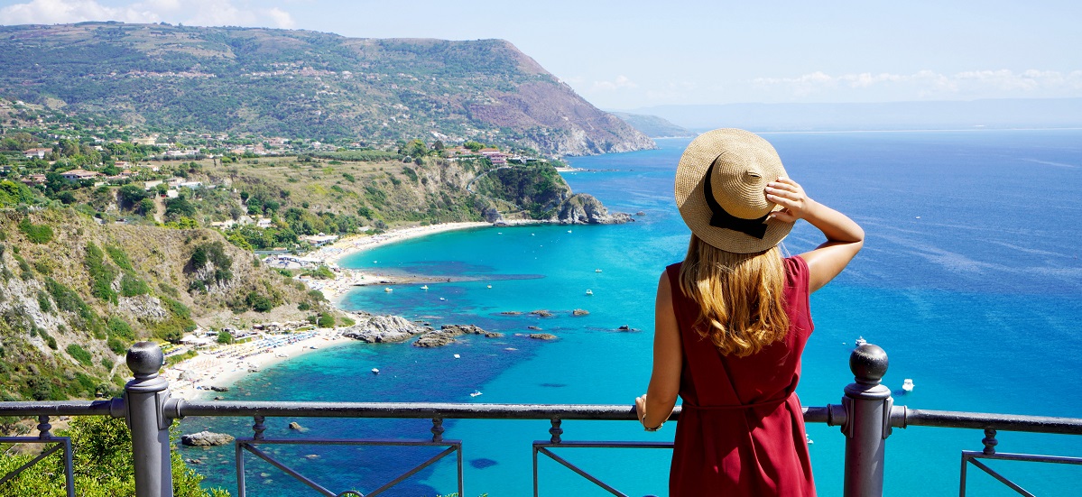 Pohled na pobřeží Kalábrie Pohled na pobřeží Kalábrie