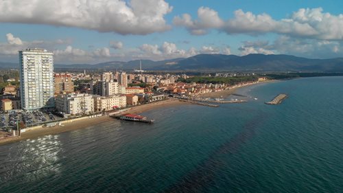 Follonica Follonica.jpg