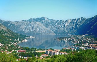 Boka Kotorská a hory