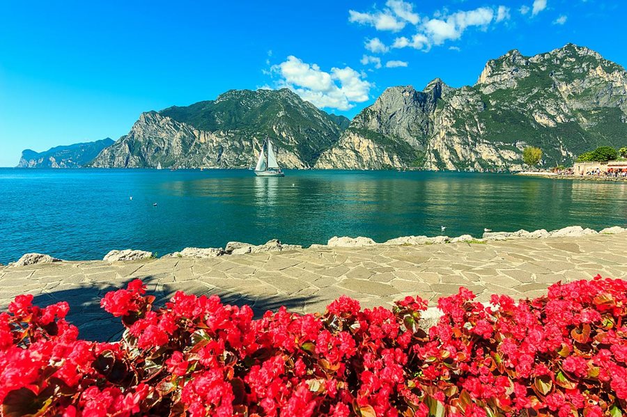 Lago di Garda, Alpy Lago di Garda, Alpy
