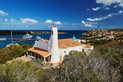 Porto Cervo, výhled na kostel Stella Maris Porto Cervo, výhled na kostel Stella Maris
