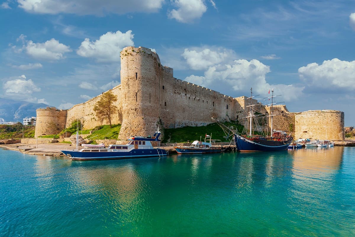 Kypr, hrad Kyrenia s přístavem