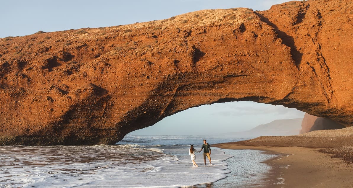 Obrovský oblouk na pláži Legzira