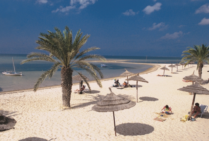 djerba-Plaz-Sidi-Mahrez-na-tuniske-Djerbe.jpg