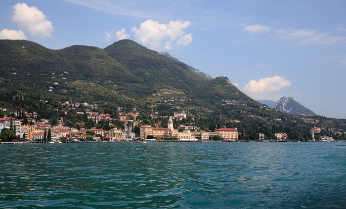 Lago-di-Garda-Typicka-vegetace-v-okoli-Gardskeho-jezera.jpg