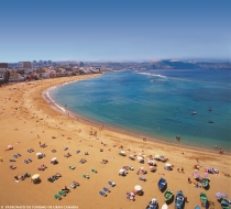 Spanelsko-05-Gran-Canaria-Jak-vypada-Gran-Canaria-Jsou-to-siroke-plaze-u-pobrezi-jako-Playa-Las-Canteras.jpg