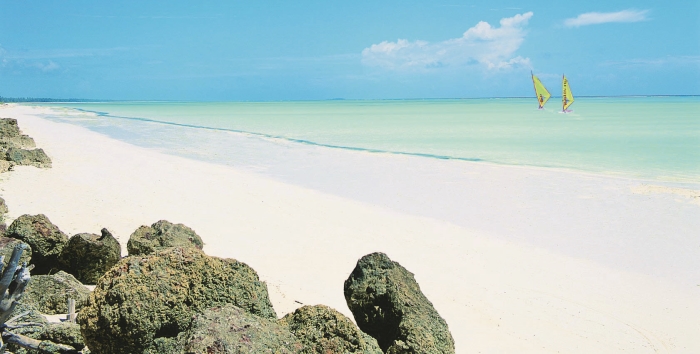 Pobrezi-Zanzibaru-je-idealni-k-surfovani.jpg