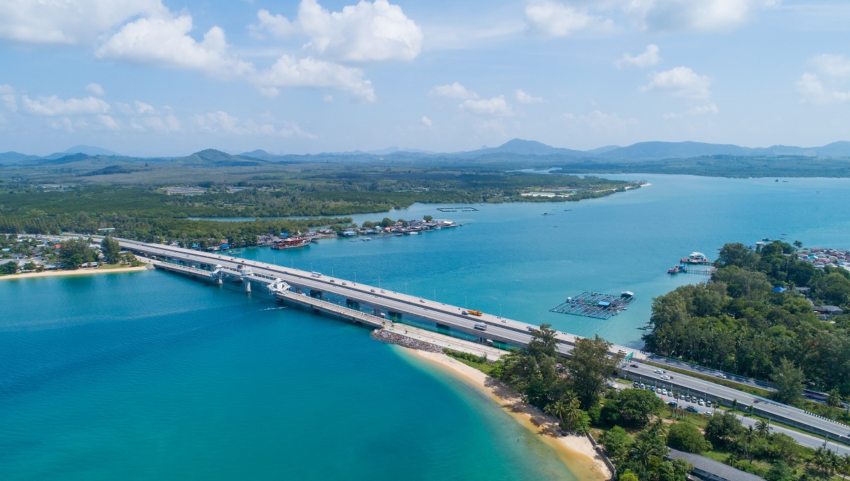 Most Sarasin spojující ostrov Phuket a thajskou pevninu