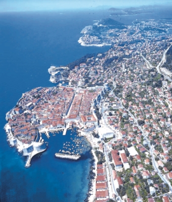 Chorvatsko je rozmanité, jak ukazuje pobřeží u Dubrovniku Chorvatsko-je-rozmanite,-jak-ukazuje-pobrezi-u-Dubrovniku.jpg