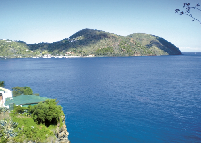 Italie-Liparske-ostrovy,-sopecna-perla-Tyrhenskeho-more.jpg