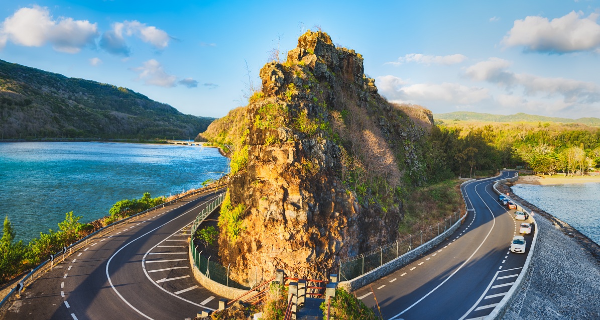 Mauricius má velmi dobrou dopravní infrastrukturu, půjčte si auto a procestujte celý ostrov