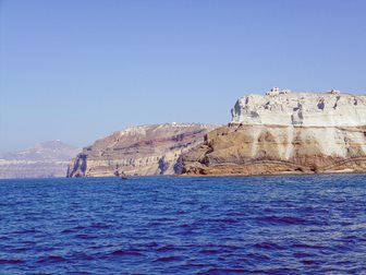 Akrotiri, pohled na útesy nad mořem