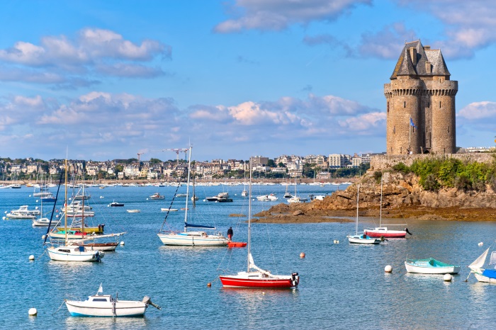 Francie-Typicka-krajina-u-Saint-Malo.jpg