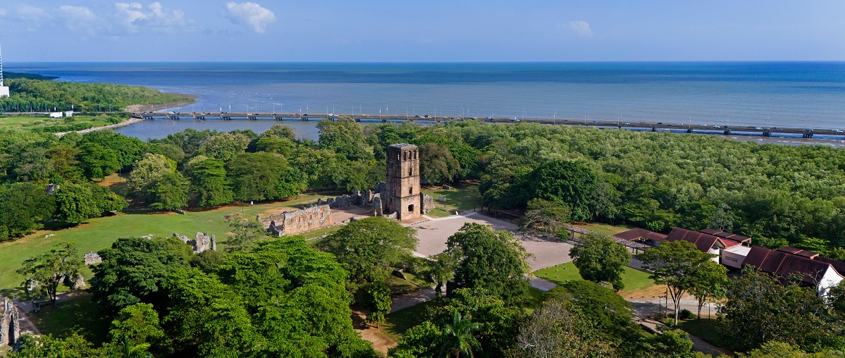 Ruiny starého města Panama Viejo v Panamě