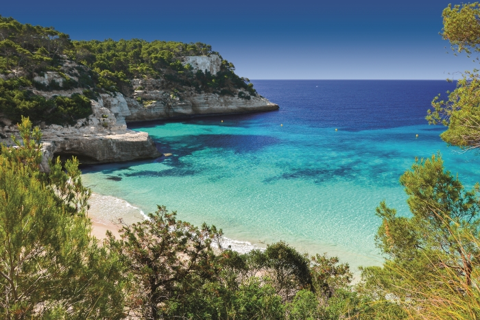 Spanelsko-10-Menorca-Nektere-pohledy-z-Mallorky-jsou-jako-z-nejakeho-neobydleneho-raje.jpg